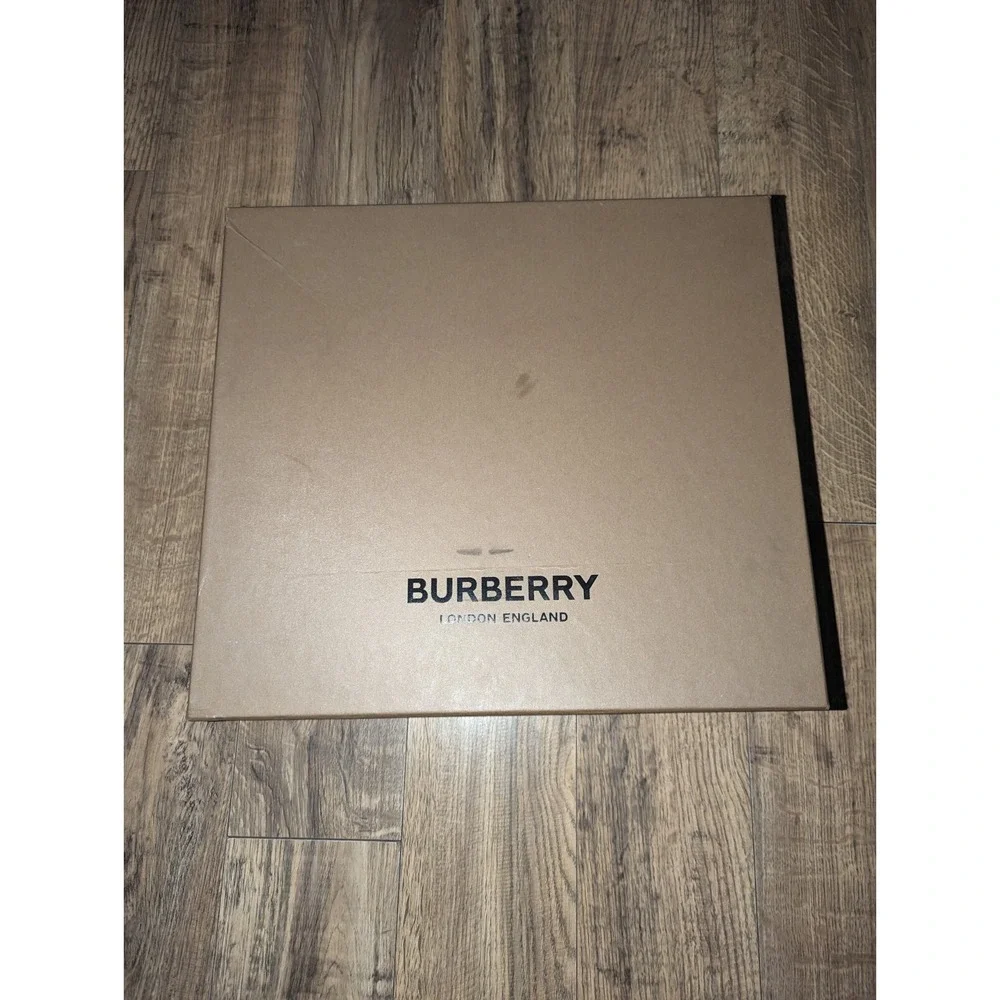 Burberry elevate your